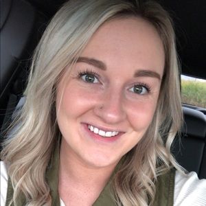 Meet your Posher, Devin